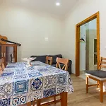 Alfama Very Well-Connected Apartment